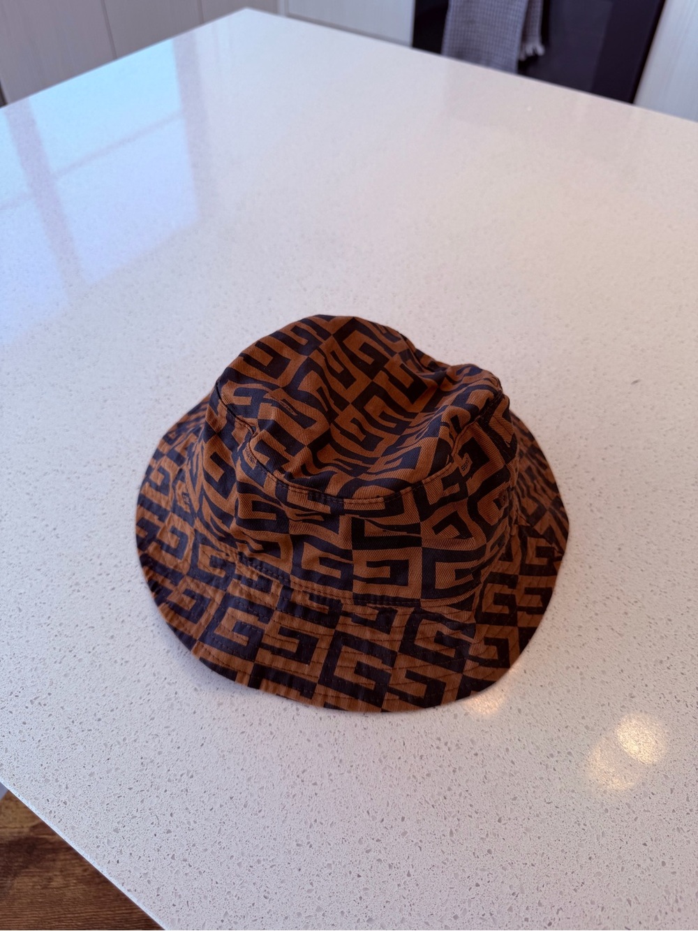 GUESS Brown Monogram Bucket Hat | One Size | Y2K Streetwear